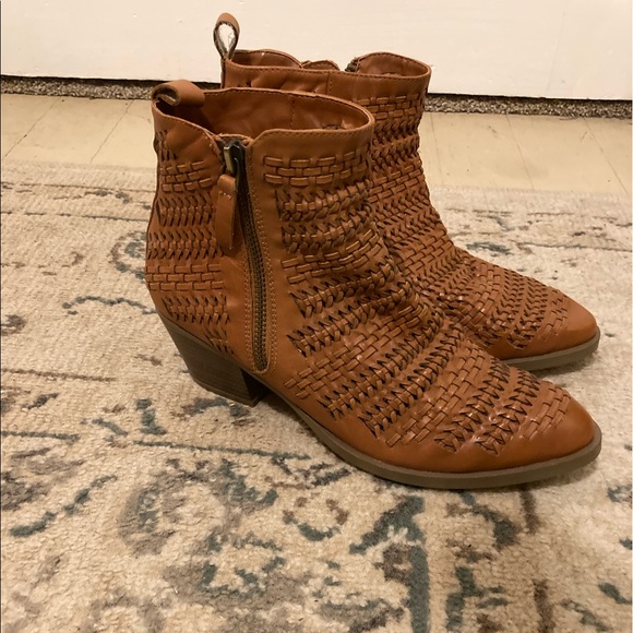 Boots - Picture 2 of 2